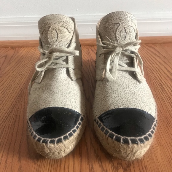 CHANEL ANKLE BOOTS - Picture 4 of 6